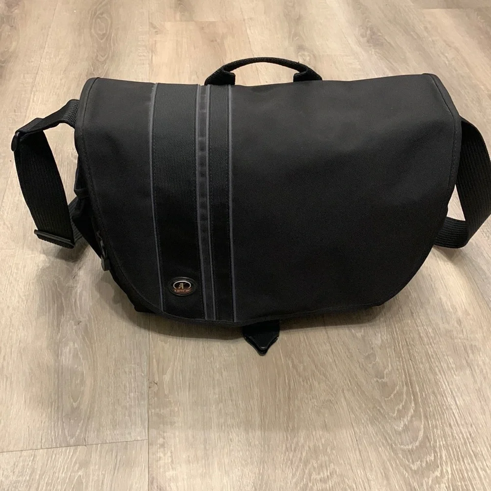 Tamrac 3447 Rally 7 Camera Laptop Bag. Lots of Storage Compartments